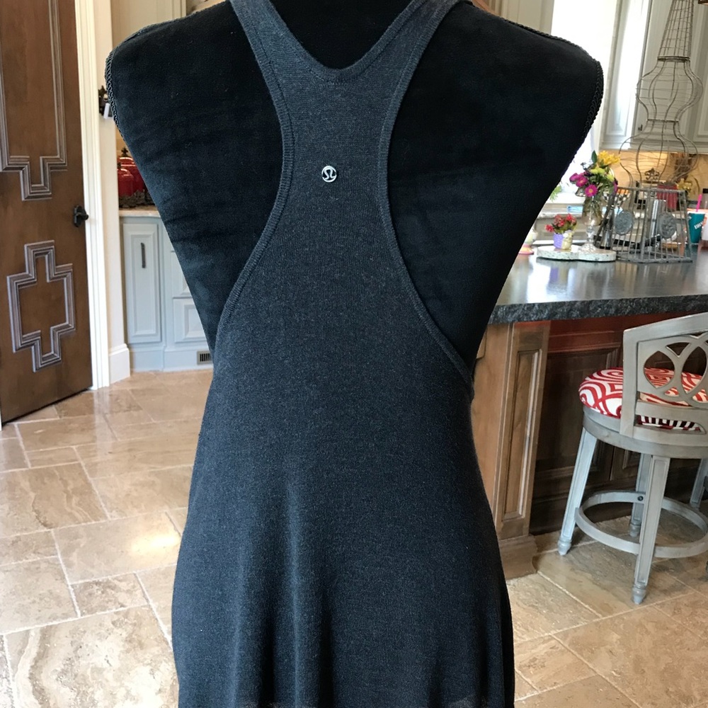 LuLulemon top Size M medium 6 Black